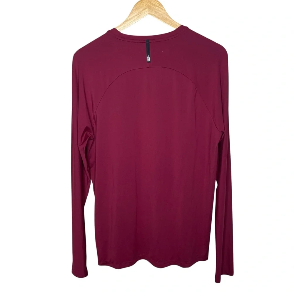 The‎ North Face Flashdry Long Sleeve Crew Shirt Maroon Medium